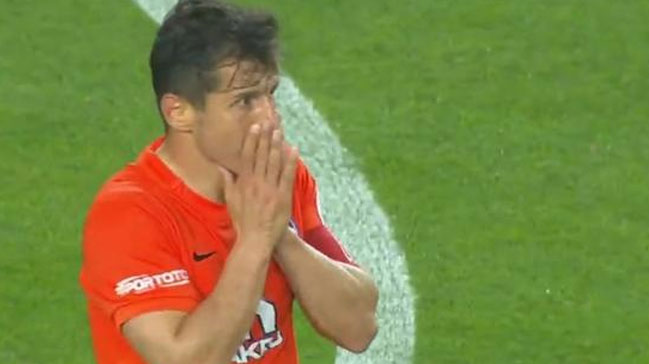 Emre Belözoğlu golün ardından sevinmedi