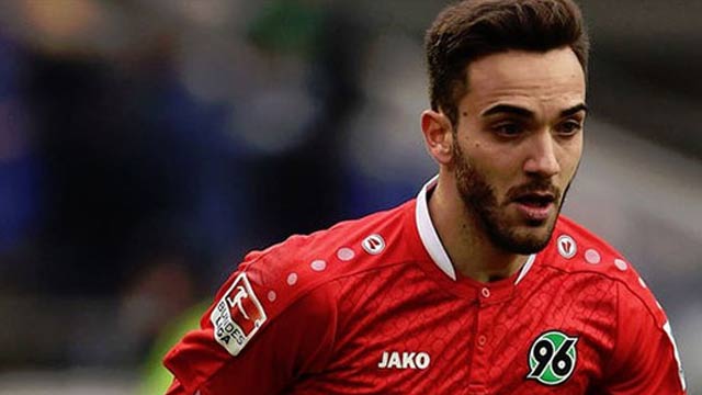 Kenan Karaman Beşiktaş'a imzayı atıyor