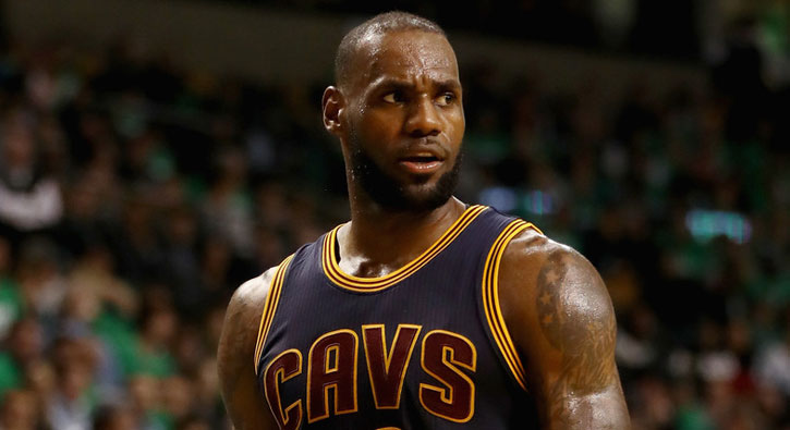 LeBron James'in evine ırkçı saldırı