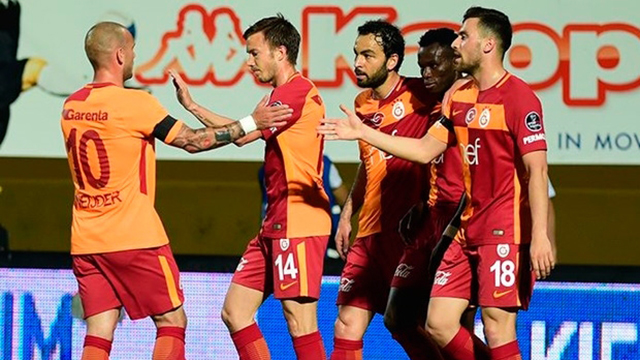 Galatasaray'da bir ayrılık daha!