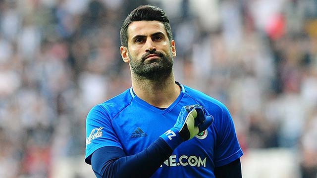 Volkan Demirel: Seve seve imzayı atarım
