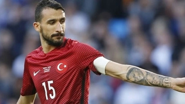 A Milli Takım'ın yeni kaptanı Mehmet Topal