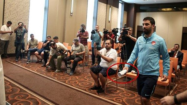  Arda Turan'ın basın toplantısındaki gerçek!
