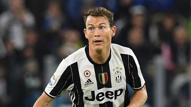 Galatasaray Lichtsteiner'in peşinde!