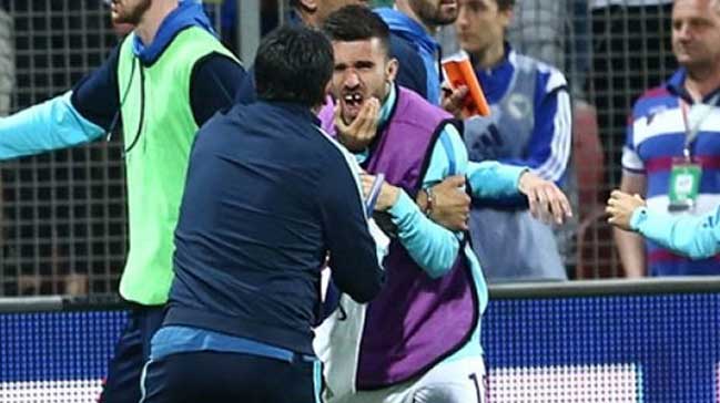 Bosna-Yunanistan maçında kavga çıktı