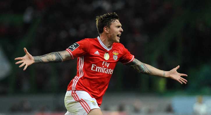 Manchester United'dan savunmaya 161 milyon euro 