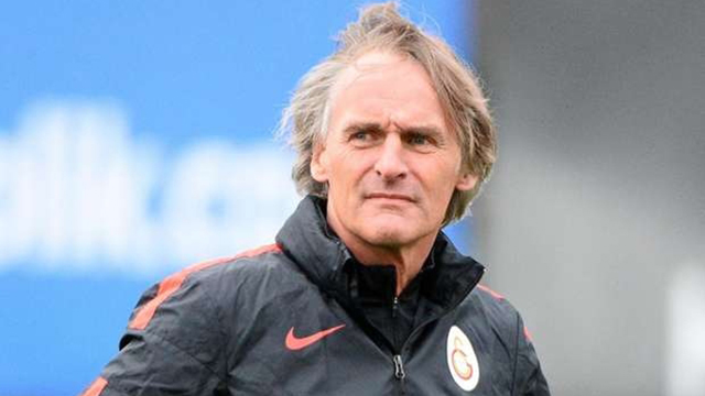Riekerink: Sneijder bir yıl daha Galatasaray'da kalır