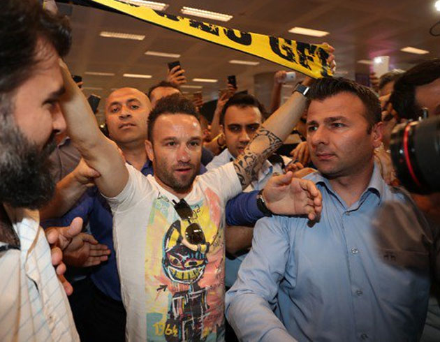 Fransa basını Valbuena'nın Türkiye'ye gelişini konuşuyor