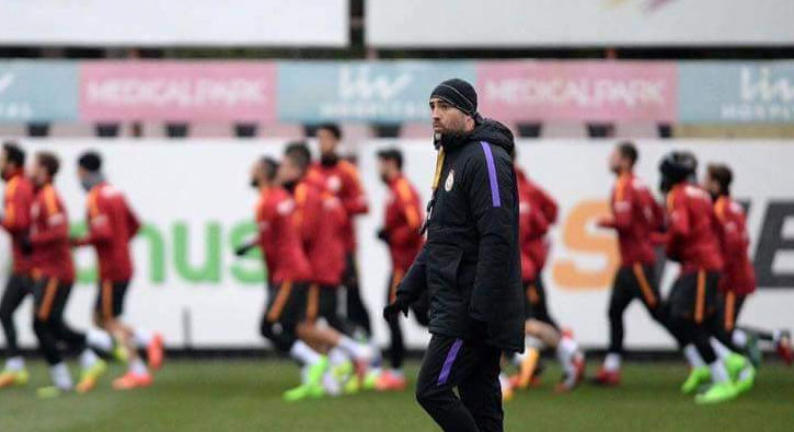 Sadece bir futbolcuyu kampta görmek istedi! O da...