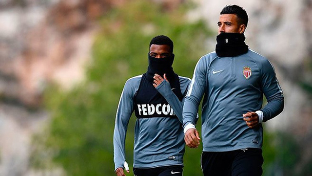 Fenerbahçe'nin yeni transferi Nabil Dirar, İstanbul'a geldi