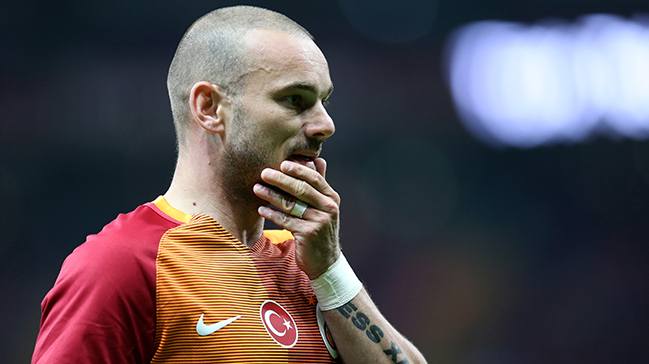 Galatasaray'da Sneijder depremi! Gidiyor...