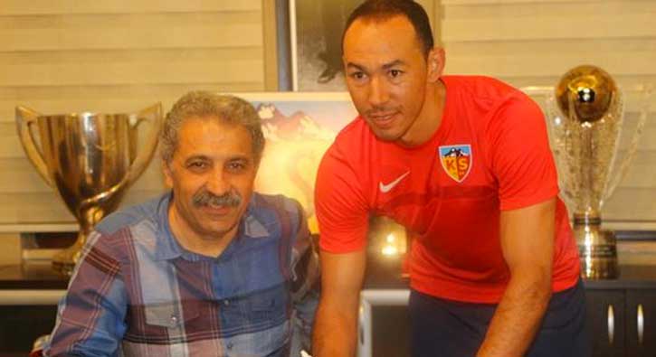 Umut Bulut sözleşmesini uzattı 