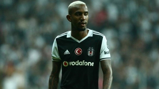 Kartal Talisca'yı iknaya çalışıyor