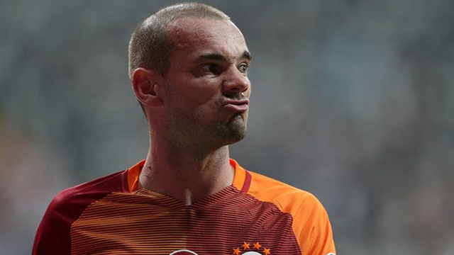 Dursun Özbek'ten Sneijder'e: Gitsen iyi olur!