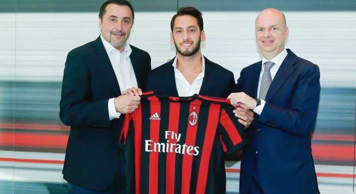 Hakan Çalhanoğlu resmen Milan'da