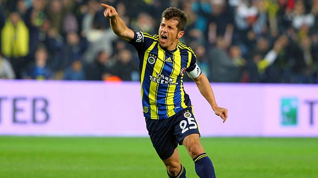Emre Belözoğlu yeniden Fenerbahçeli olacak