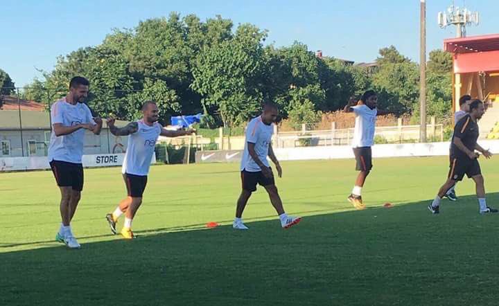 Yeniden antrenmanlara çıkan Sneijder'in keyfi yerinde