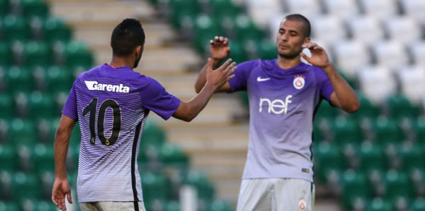 Eren Derdiyok ve Belhanda İsveç'e götürülüyor