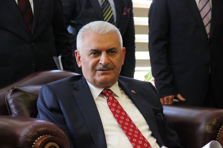 Başbakan Binali Yıldırım altın madalya kazanan Sena Erdoğan ve Büşra Işıldar'ı tebrik etti