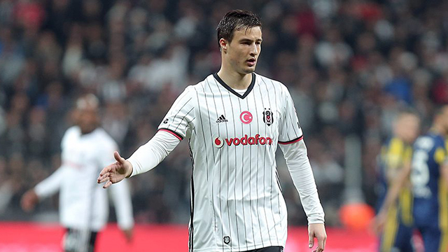 Mitrovic’e şaka gibi teklif