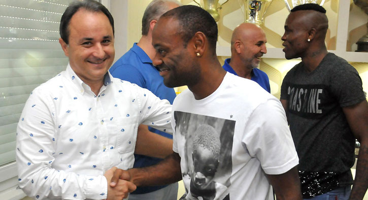 Hasan Çavuşoğlu: Vagner Love'nin kendi sorunları var