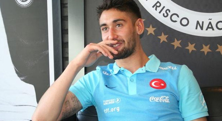 FLAŞ! Beşiktaş yıldız futbolcuyu transfer etti