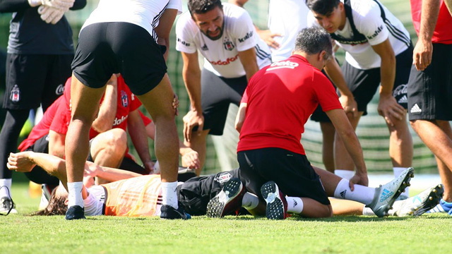Beşiktaş'a büyük şok! Çapraz bağları koptu