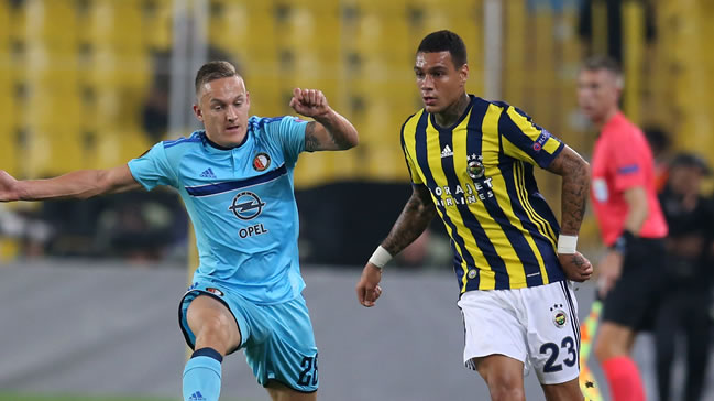 Fenerbahçeli van der Wiel FIFA'ya başvurdu