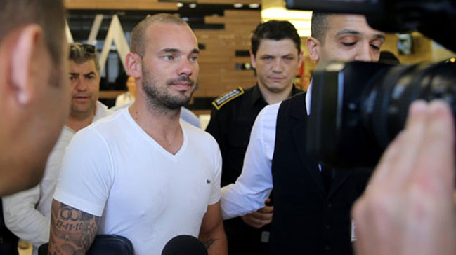 Nice Sneijder'la görüşmelere başladı