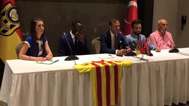 Aly Cissokho imzayı attı