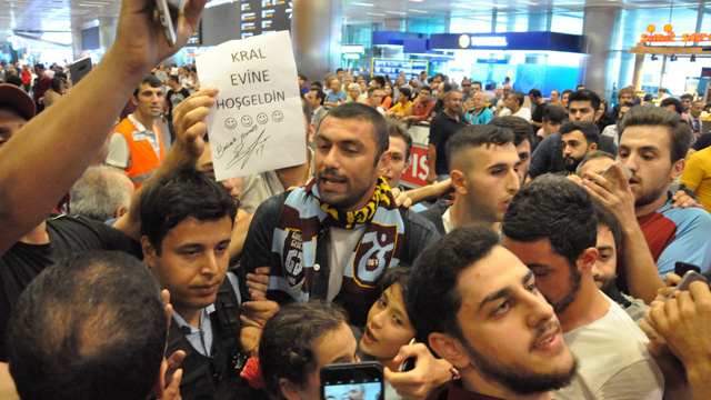 Burak Yılmaz İstanbul'a geldi