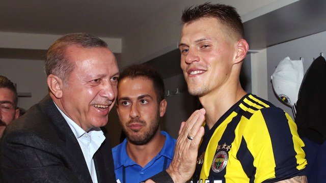 Cumhurbaşkanı Erdoğan'dan Skrtel'e: Attığım golü görmeliydin