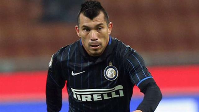 Beşiktaş, Medel ile el sıkıştı