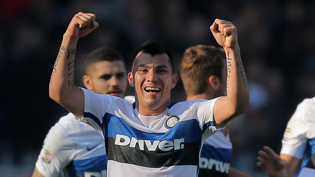 Beşiktaş Gary Medel'i KAP'a bildirdi