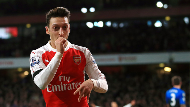 Mesut Özil süper teklifi kabul etti