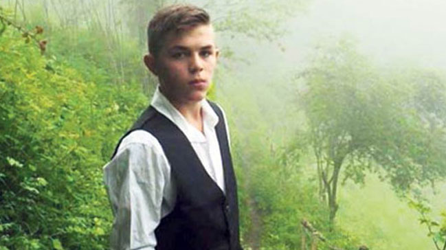 Trabzonspor'dan #iyikivarsınEren pankartı