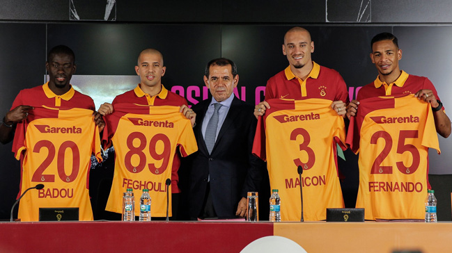 Galatasaray'da dört imza birden