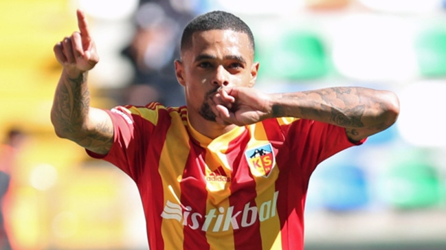 Sürpriz transfer hamlesi! Görüşmeler başladı