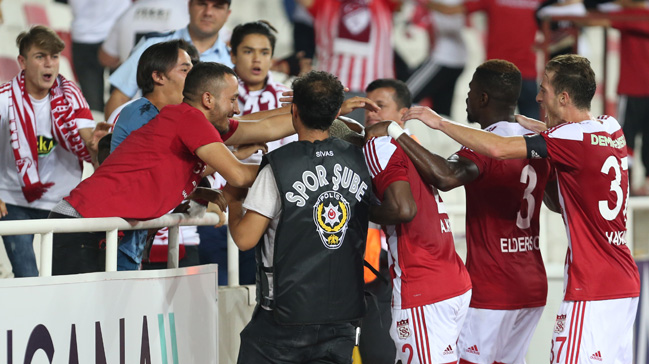 Sivasspor Yeni Malatyaspor'u 2 golle geçti