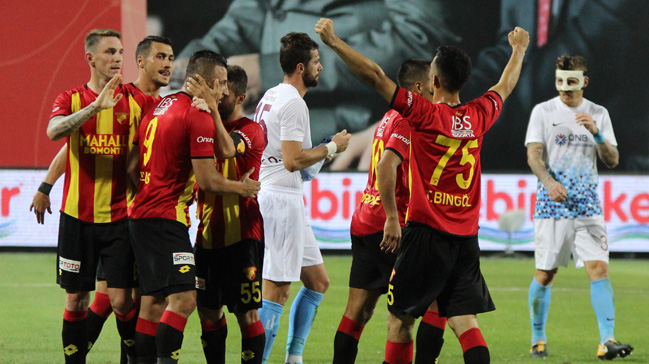 Gol düellosunun galibi Göztepe