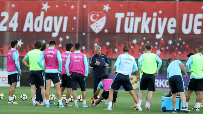 A Milli Takım Ukranya maçı için Kharkiv'de