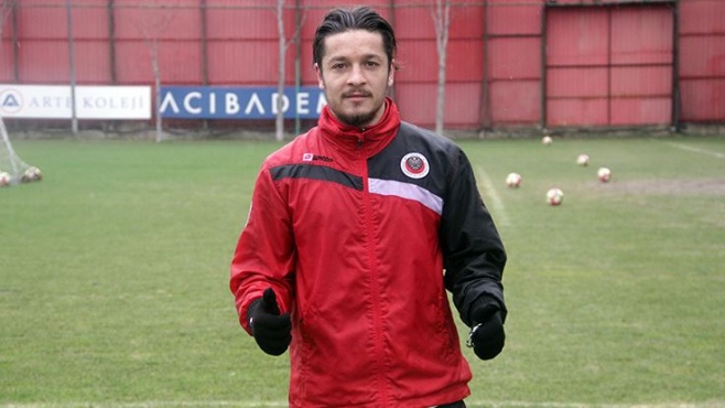 Beck gidince yeni sağ bek Ahmet Oğuz oldu