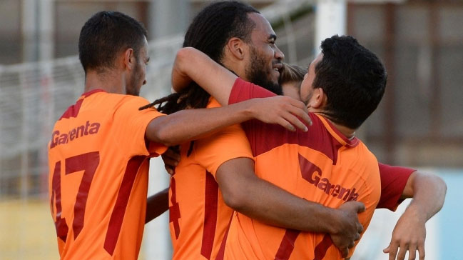 Feghouli ve Denayer'den gollü başlangıç