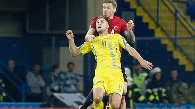 Milli Takım'da Serdar Aziz sakatlandı