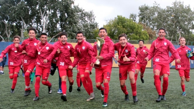 Altınordu U16 Takımı, Elite Neon Cup'ta şampiyon oldu