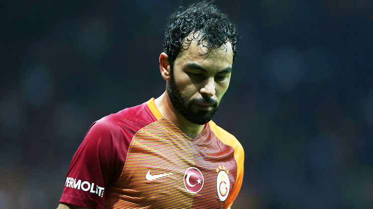 Selçuk İnan 6 sezonda Galatasaray'da 10 tane kupa kaldırdı