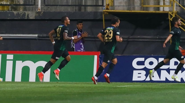Akhisar geriye düştüğü maçta Karabükspor'u devirdi!