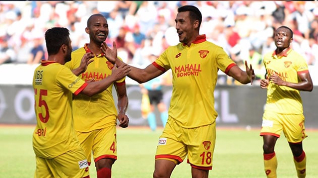 Göztepe Sivasspor'u deplasmanda devirdi