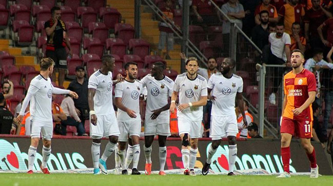 Galatasaray'ı eleyen Östersunds, Avrupa Ligi'nde fırtına gibi esiyor