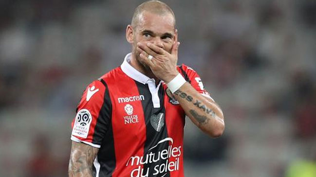 Wesley Sneijder'e sürpriz çağrı! 'Futbolu bırak'